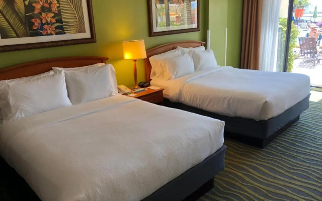 Standard Twin room with pool view