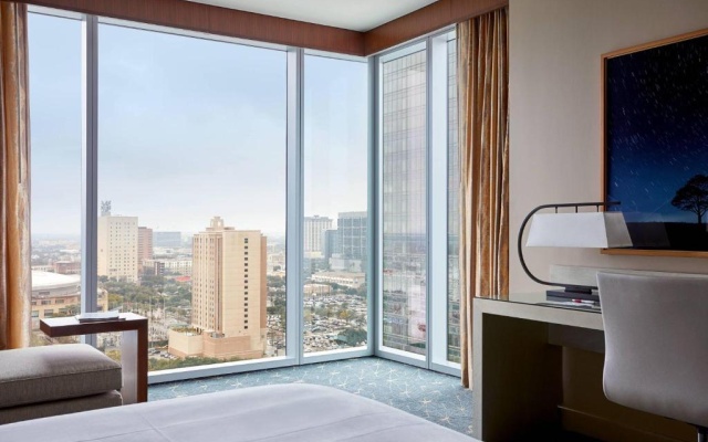 Executive Double room with pool view