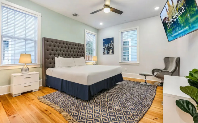 5 Bedrooms Standard Family room