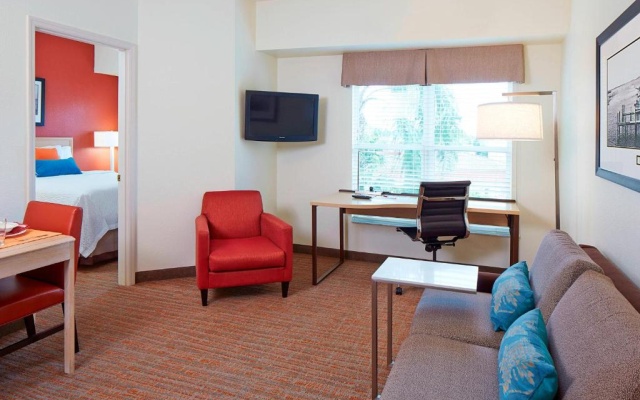 1 Bedroom Suite with pool view