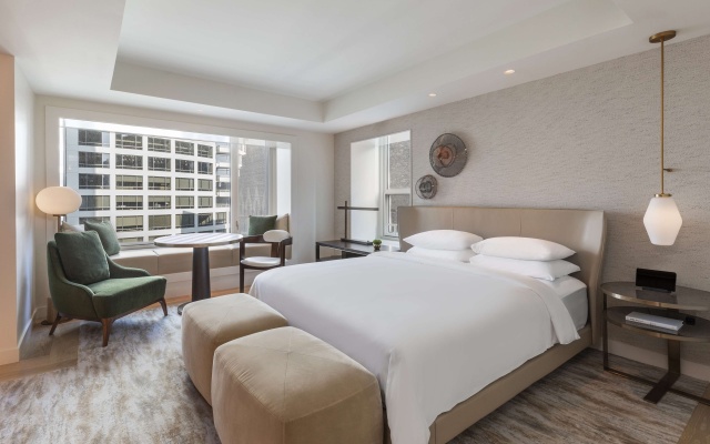 Deluxe Double room with city view