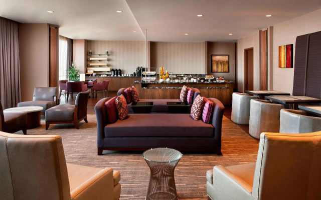 Executive Double Club room with city view