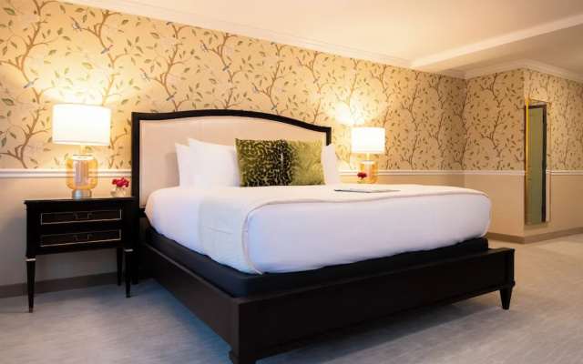 Premier room