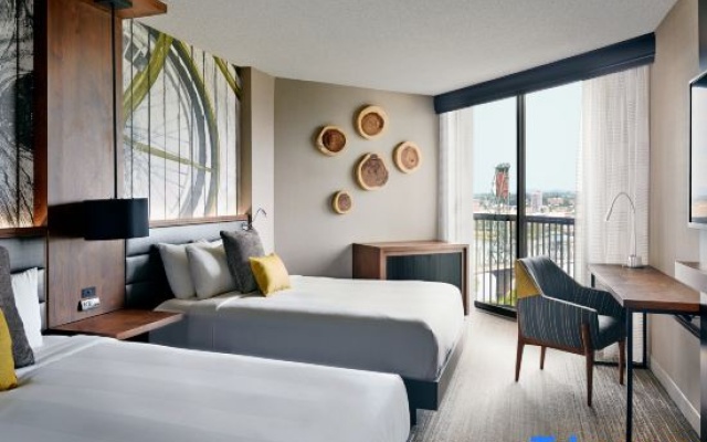 Standard Quadruple Club room with river view