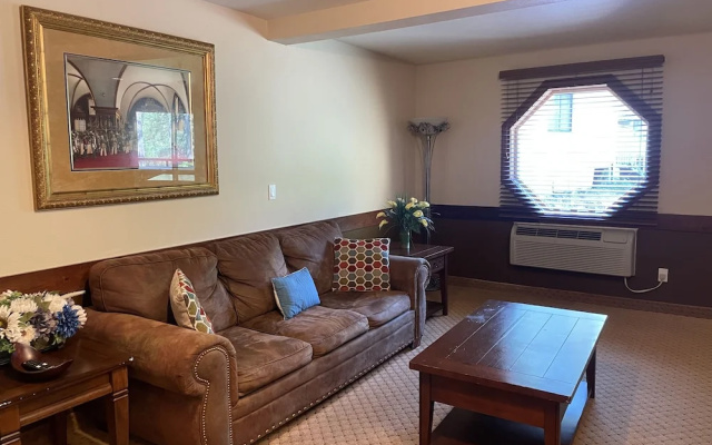 1 Bedroom Double Suite