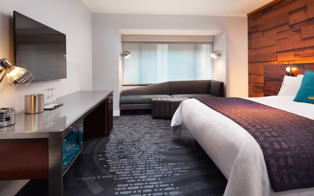 Standard room with partial view