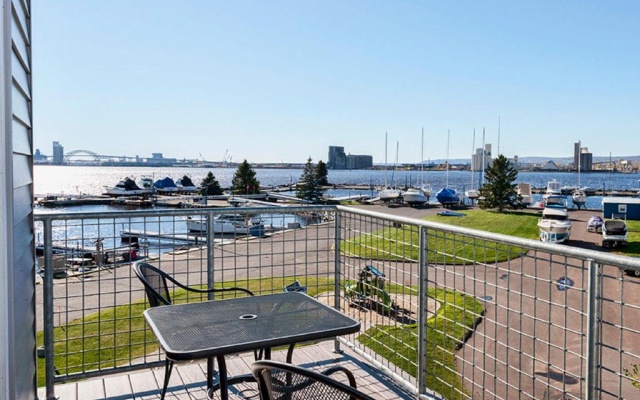 Quadruple Suite with harbour view