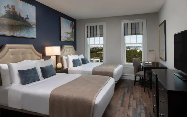 Standard Quadruple room with pool view