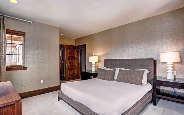 5 Bedrooms Chalet