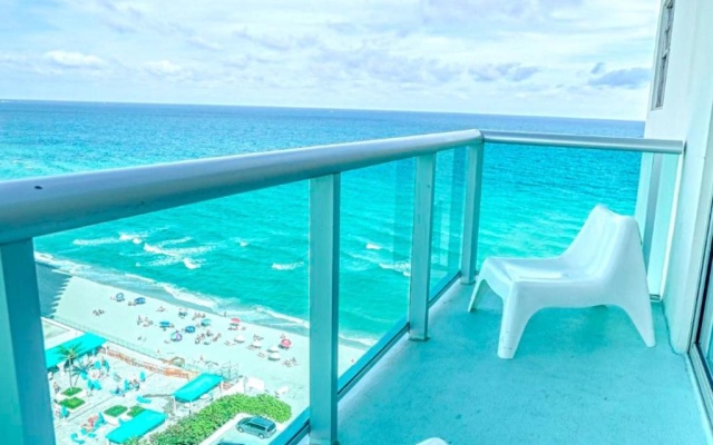 2 Bedrooms Presidential Apartment with ocean view