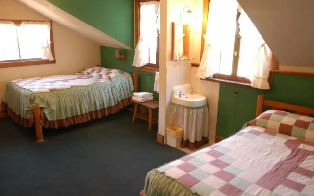 Deluxe Quadruple room with mountain view