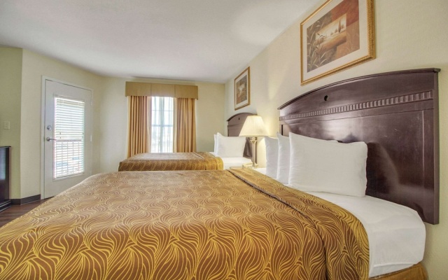 Suite with balcony