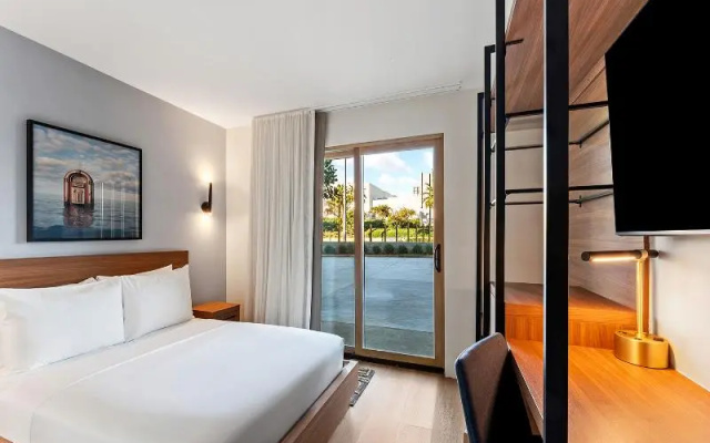 Standard Double room with pool view