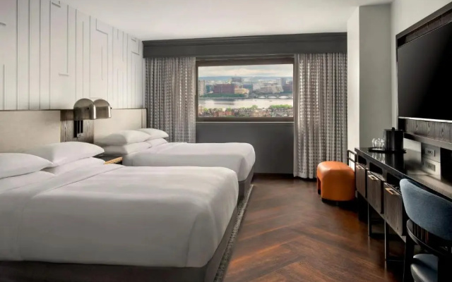 Twin Guest room with Charles river view