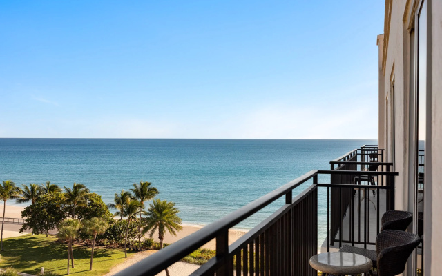 Standard Double room with partial ocean view