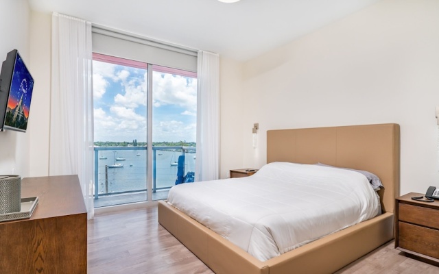1 Bedroom Deluxe Apartment with balcony and with harbour view
