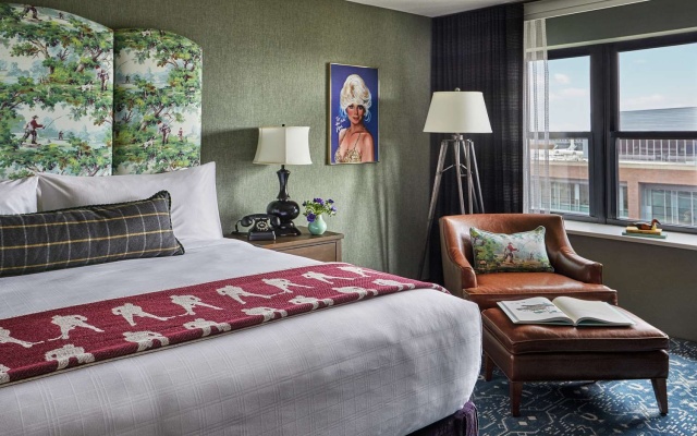 Standard Double room with city view