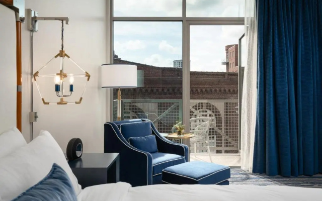 Standard room with city view