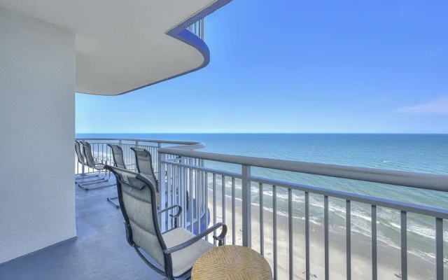 4 Bedrooms Deluxe room with balcony and with ocean view