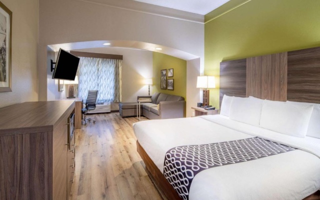 Deluxe Double Studio Suite