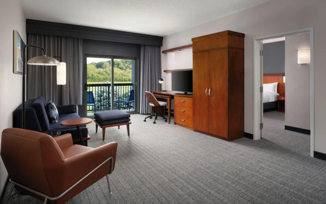 1 Bedroom Suite with courtyard view