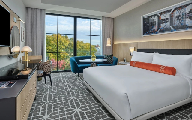 Premier room