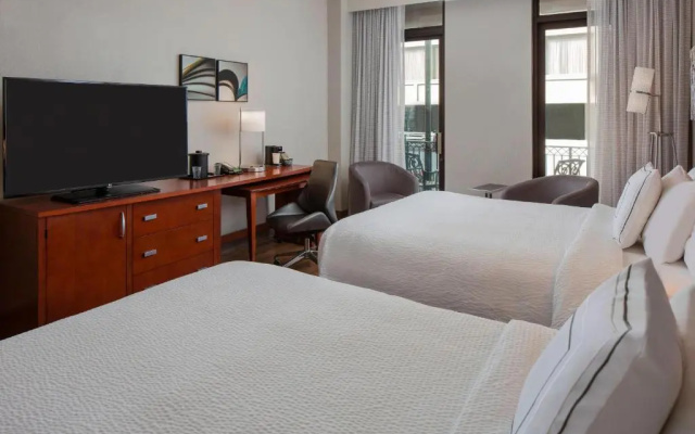 Standard Double room with city view