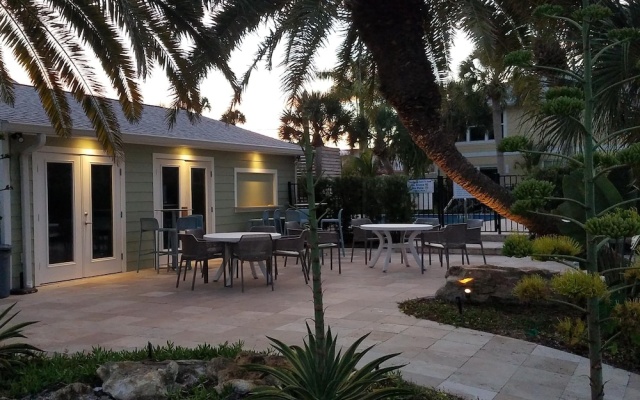 1 Bedroom Deluxe Basement Villa with balcony and with bay view