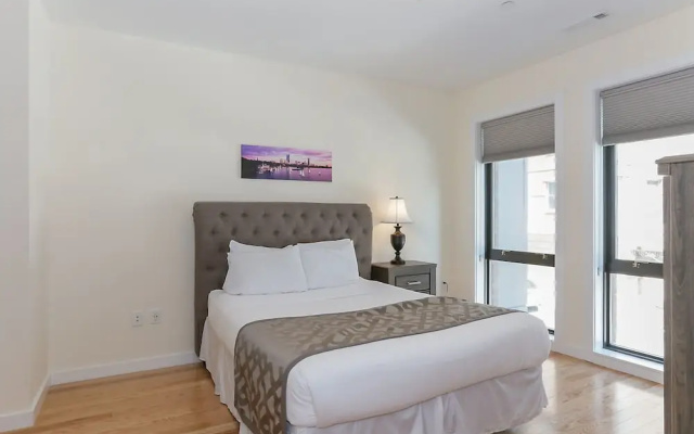 2 Bedrooms Luxury Basement Apartment with city view