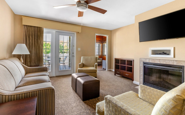 4 Bedrooms Twin Suite