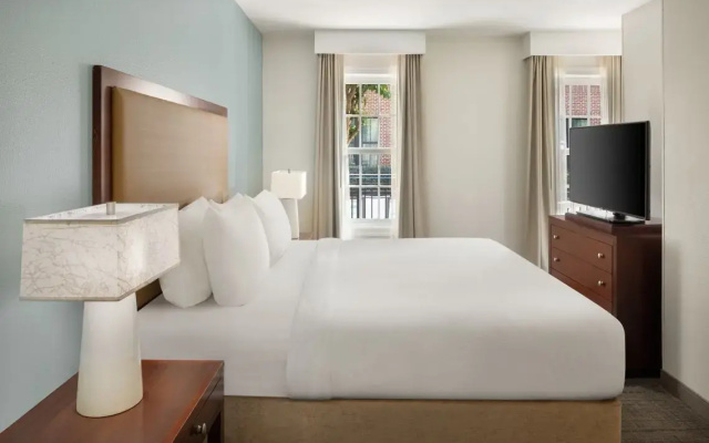 Suite with courtyard view