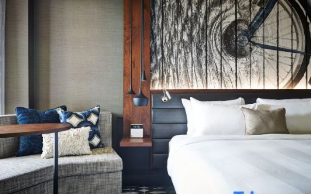 Standard room with river view