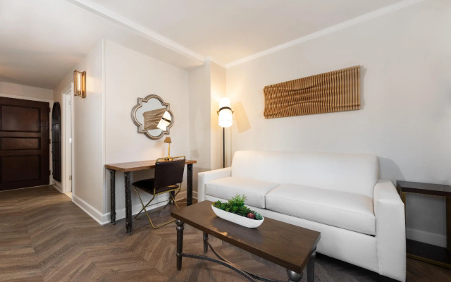 1 Bedroom Luxe Double Suite