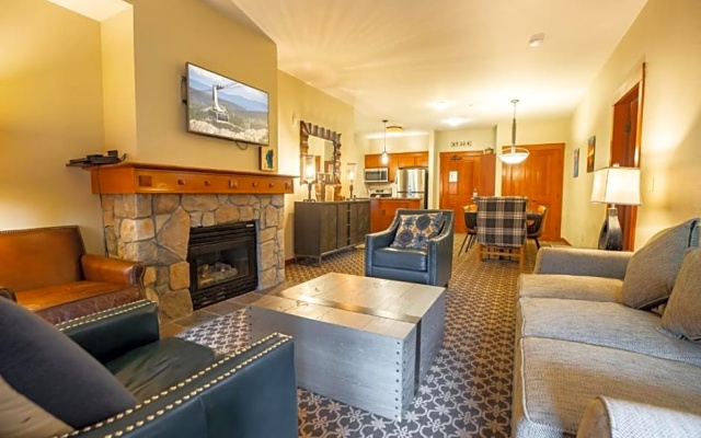 2 Bedrooms Premier Suite with mountain view