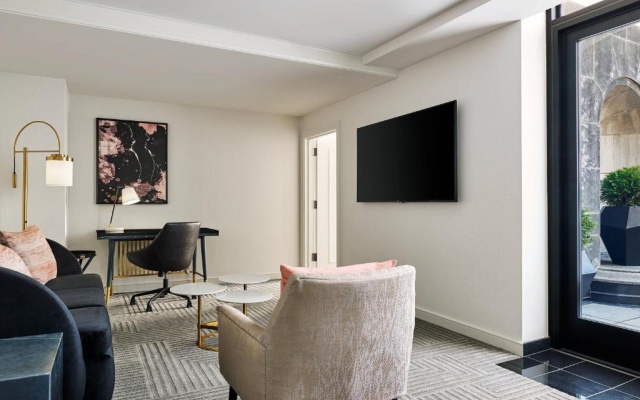 Double Junior Suite with balcony and with harbour view