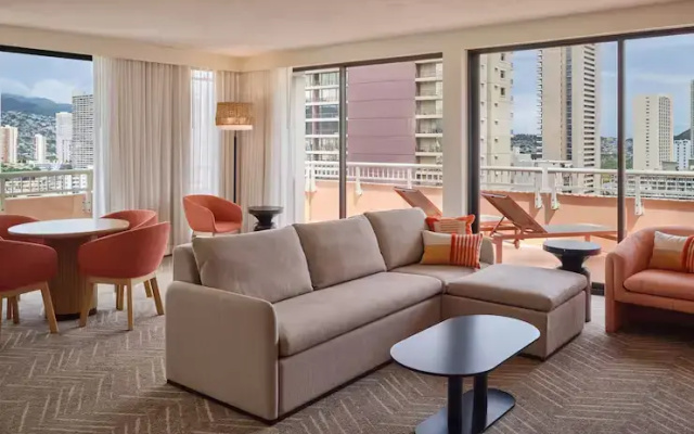 2 Bedrooms Quadruple Suite with partial view