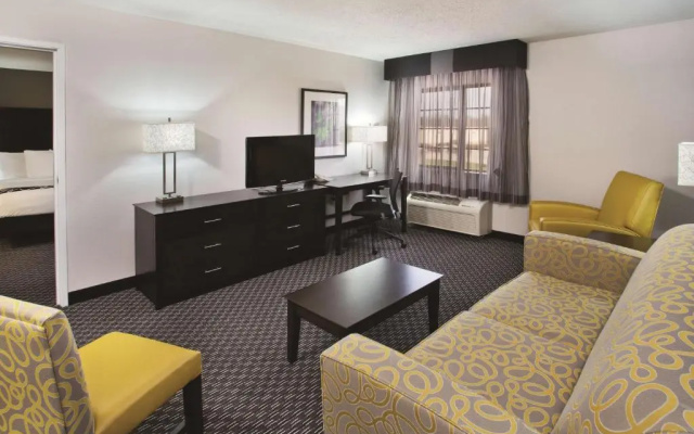 1 Bedroom Deluxe Family Suite
