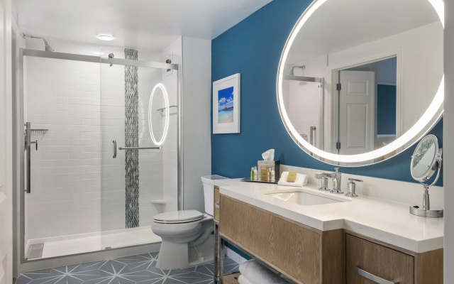 Double Suite with partial view