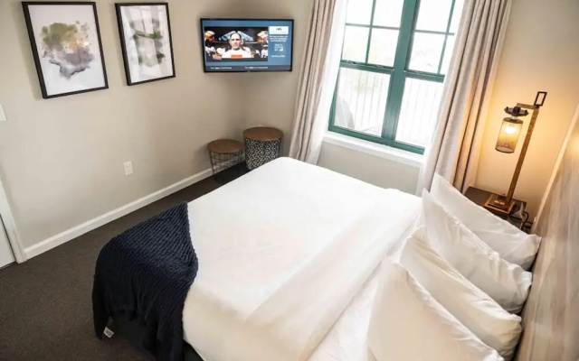 1 Bedroom Premium Suite
