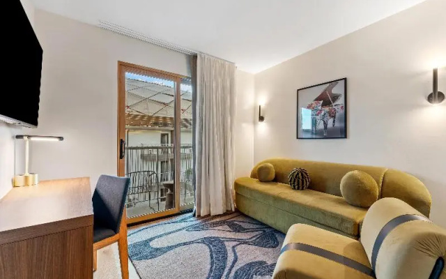 1 Bedroom Suite