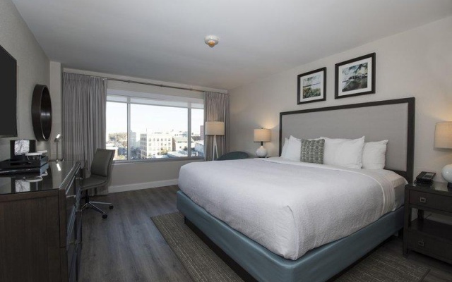 1 Bedroom Suite with historic city view