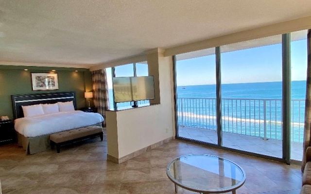 Double Suite with balcony and oceanfront