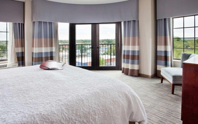 Standard Double room with city view