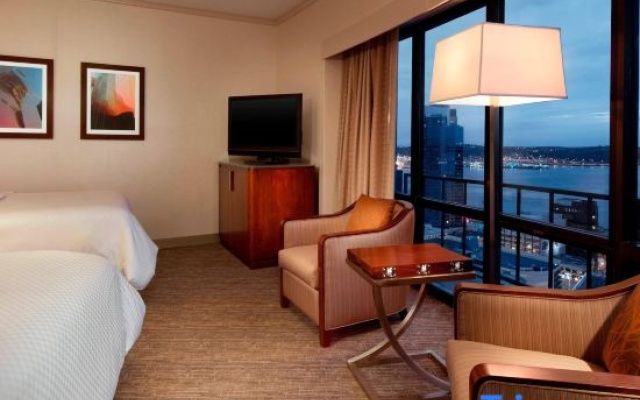 Premium Quadruple room with water view