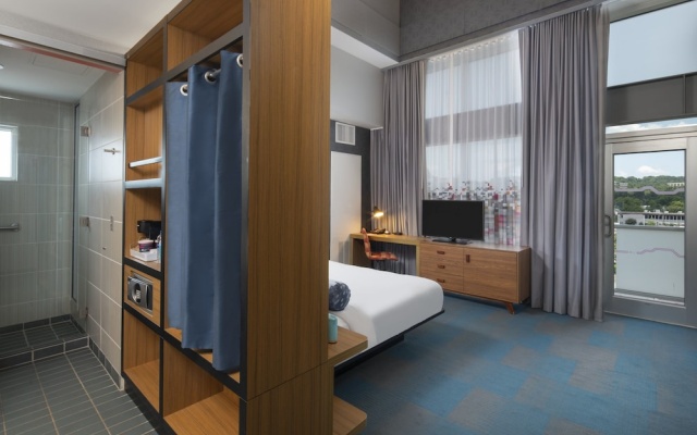 Standard Double room with balcony and with city view
