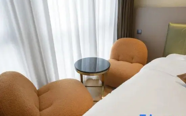 Standard Twin room with view