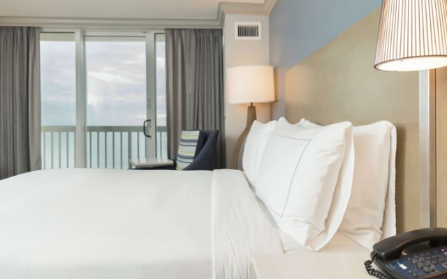 Standard room with balcony and with ocean view