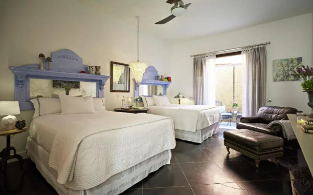 Deluxe Quadruple room