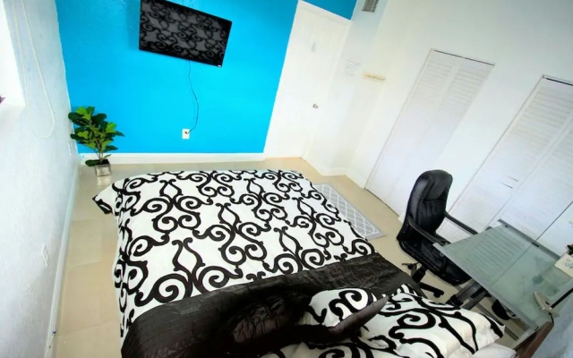 1 Bedroom Comfort room