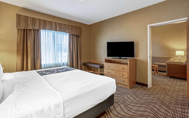 1 Bedroom Deluxe Double Suite